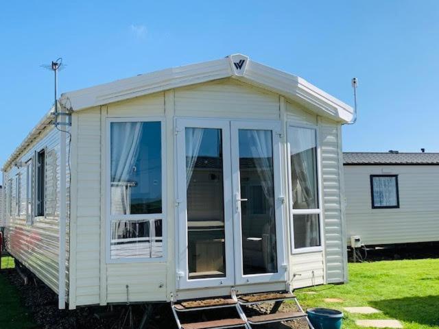Newbeach Holiday Park - Greenfields Dymchurch Exterior photo